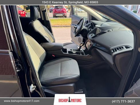 Used 2019 Ford Escape SE image 10