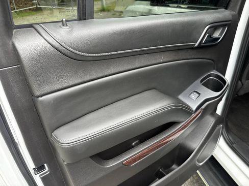Used 2017 GMC Yukon XL SLT AWD/4WD image 23
