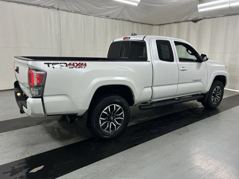 Used 2022 Toyota Tacoma TRD Sport AWD/4WD image 2