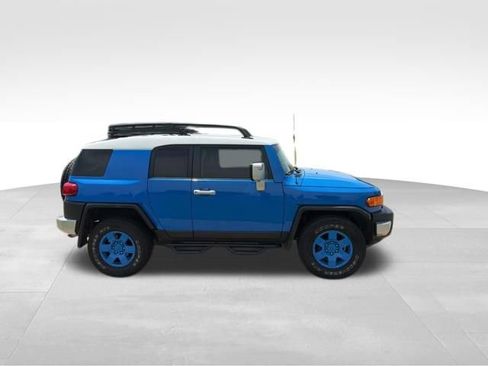 Used 2007 Toyota FJ Cruiser 4WD image 2