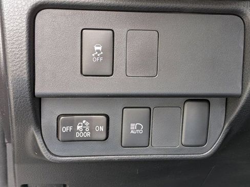 Certified 2023 Toyota Tacoma SR5 AWD/4WD image 28