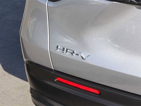 Used 2024 Honda HR-V LX image 9