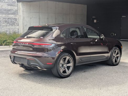 Certified 2026 Porsche Macan AWD/4WD image 9