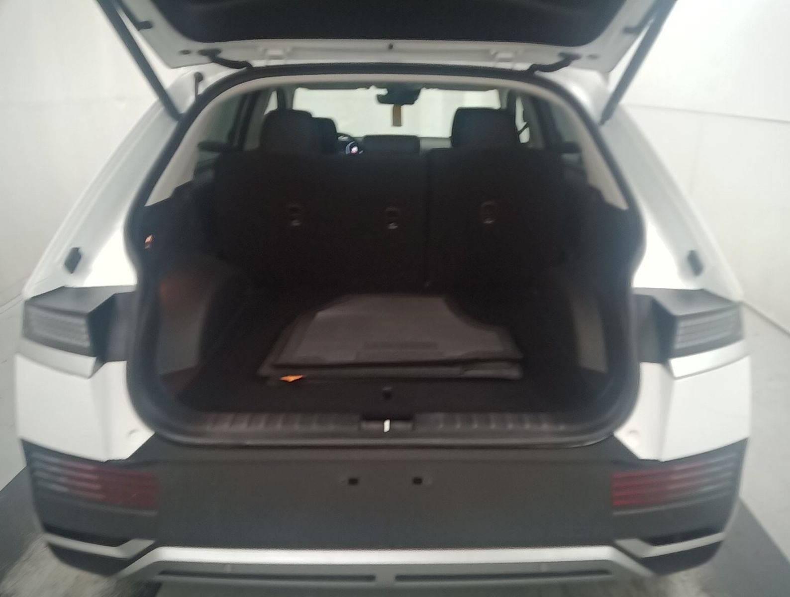 Used 2024 Hyundai Ioniq 5 SEL RWD image 11