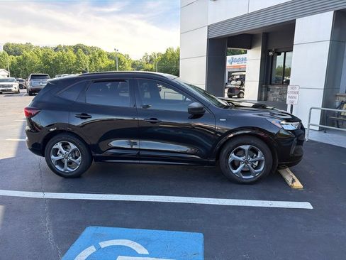 Used 2023 Ford Escape ST-Line w/ Tech Pack #1 FWD image 4
