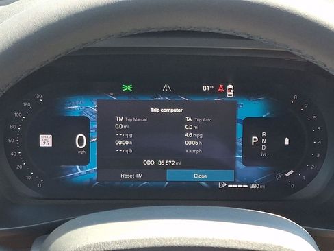 Certified 2024 Volvo XC40 B5 Plus w/ Climate Package AWD/4WD image 22