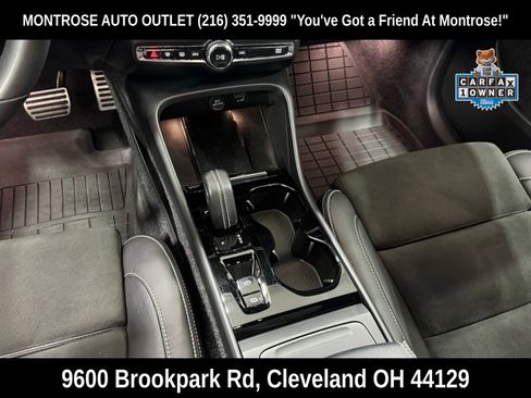 Used 2022 Volvo XC40 T5 R-Design w/ Climate Package image 23