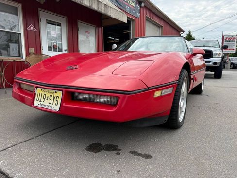 Used 1988 Chevrolet Corvette Convertible RWD image 3