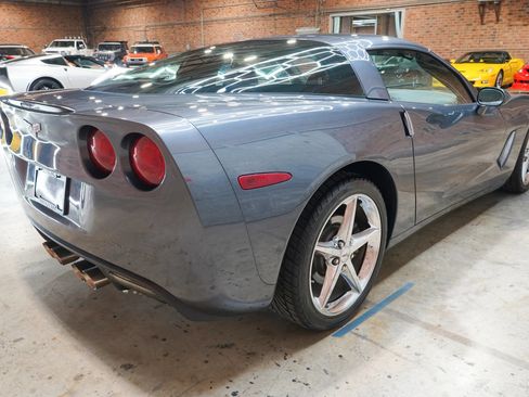 Used 2011 Chevrolet Corvette Coupe w/ Preferred Equipment Group RWD image 16