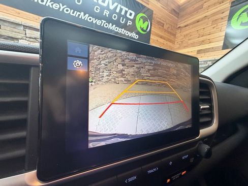 Certified 2023 Hyundai Venue SEL image 21