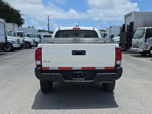 Used 2021 Toyota Tacoma SR AWD/4WD image 6