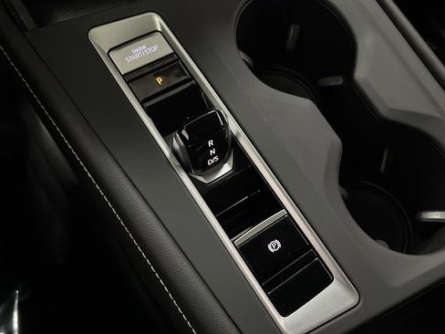 Used 2024 Volkswagen Atlas SE FWD image 18