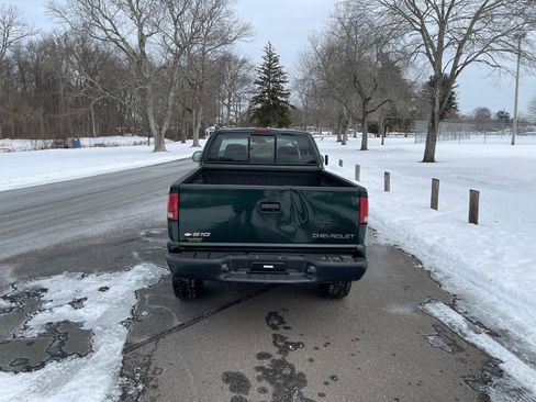 Used 2002 Chevrolet S10 Pickup LS w/ LS Preferred Equipment Group image 20