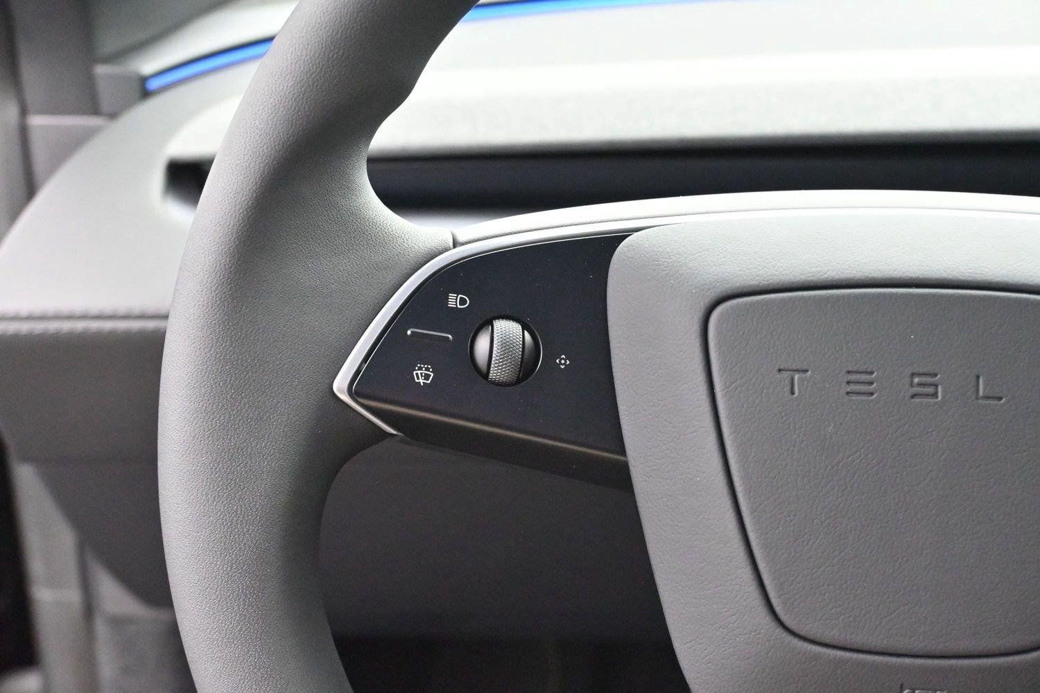 Used 2026 Tesla Model Y 2WD image 17