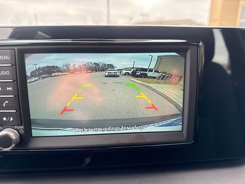 Used 2025 Nissan Kicks S image 16