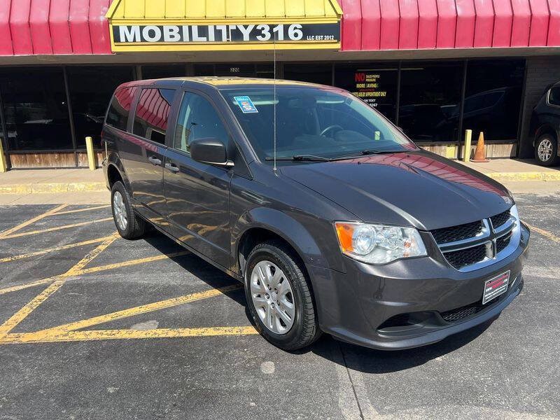 Used 2019 Dodge Grand Caravan SE w/ UConnect Hands-Free Group FWD image 9