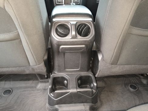 Used 2022 Jeep Gladiator Sport image 29