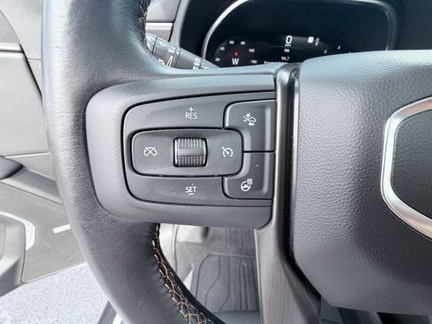 Used 2022 GMC Yukon AT4 w/ Technology Package AWD/4WD image 16
