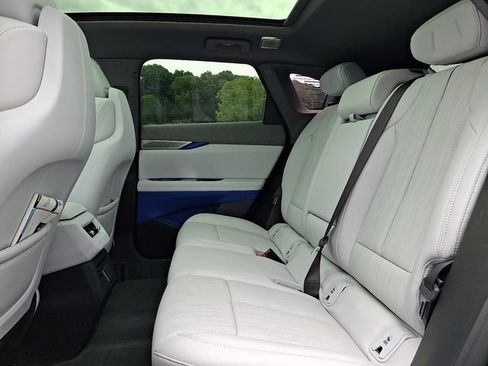 Certified 2025 Cadillac Optiq Luxury 2 AWD/4WD image 8