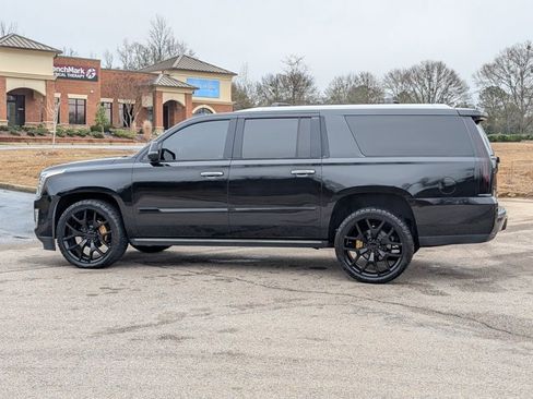 Used 2020 Cadillac Escalade ESV Platinum w/ Escalade Sport Edition image 12