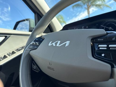 Used 2023 Kia Niro Wind FWD image 31