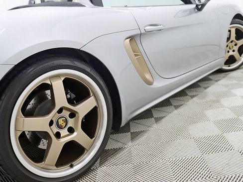 Used 2022 Porsche 718 Boxster RWD image 13