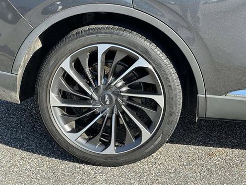 Used 2020 Lincoln Aviator Reserve w/ Equipment Group 202A image 6