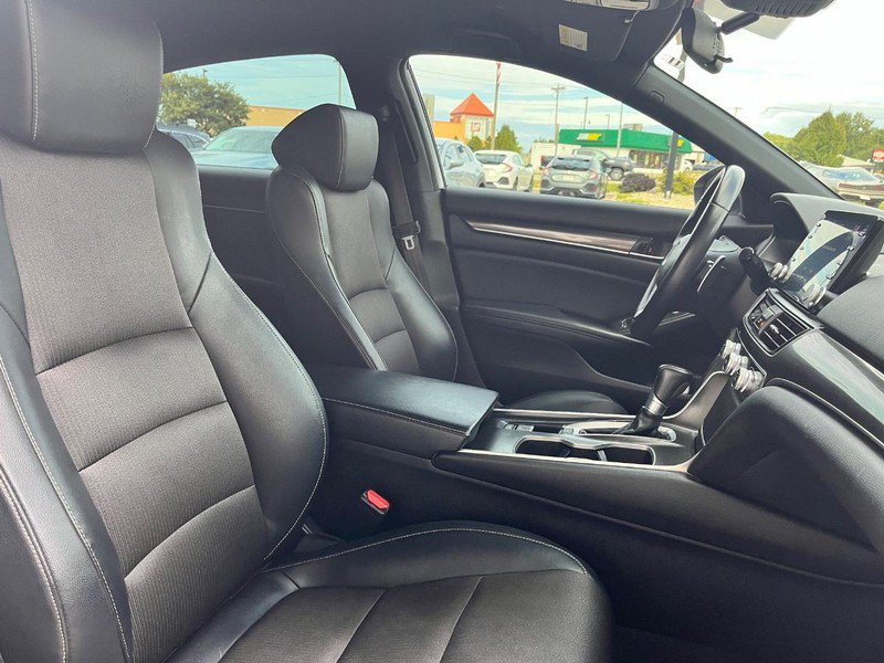 Used 2018 Honda Accord Sport image 16