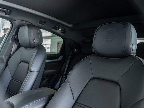 New 2026 Porsche Cayenne Coupe AWD/4WD image 16