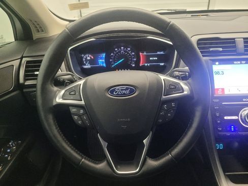 Used 2019 Ford Fusion Titanium image 22