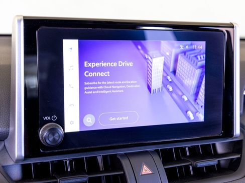 Used 2024 Toyota RAV4 SE image 13