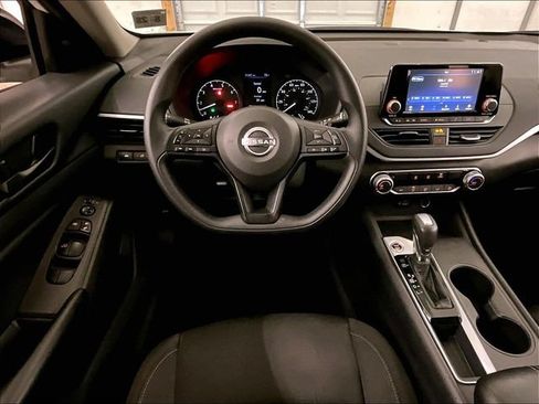 Used 2023 Nissan Altima 2.5 S FWD image 5