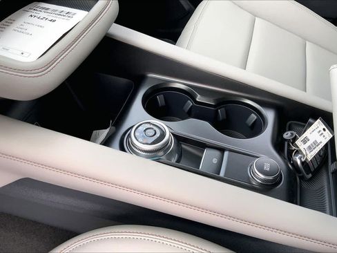 New 2026 Ford Explorer Active w/ Active Comfort Package image 7