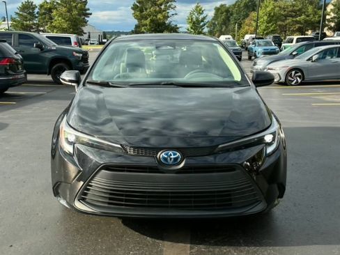 Used 2024 Toyota Corolla LE FWD image 2