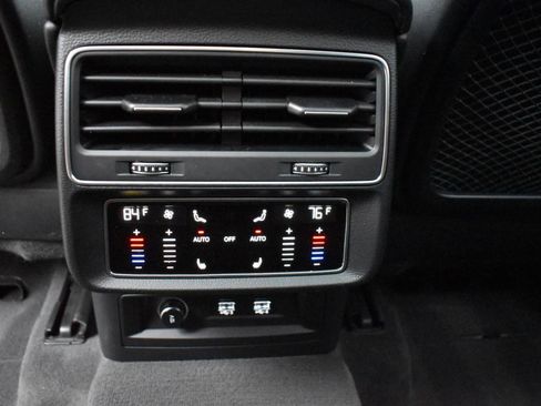 Used 2019 Audi Q8 Prestige w/ Luxury Package image 42