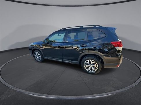 Certified 2023 Subaru Forester Premium image 5
