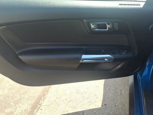 Used 2017 Ford Mustang Convertible image 11