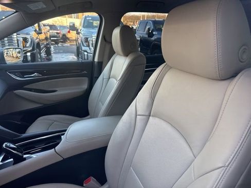 Used 2020 Buick Enclave Premium w/ Sun and Sites Package image 8