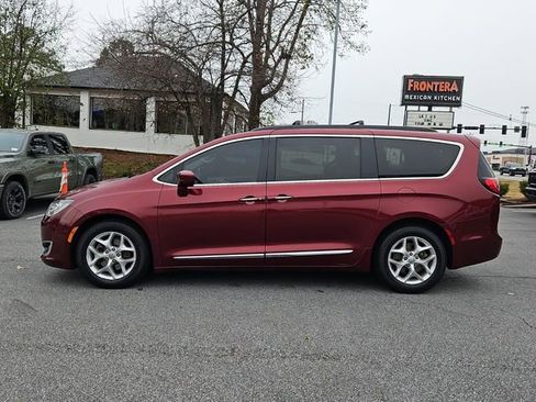 Used 2017 Chrysler Pacifica Touring-L w/ Tire & Wheel Group image 25