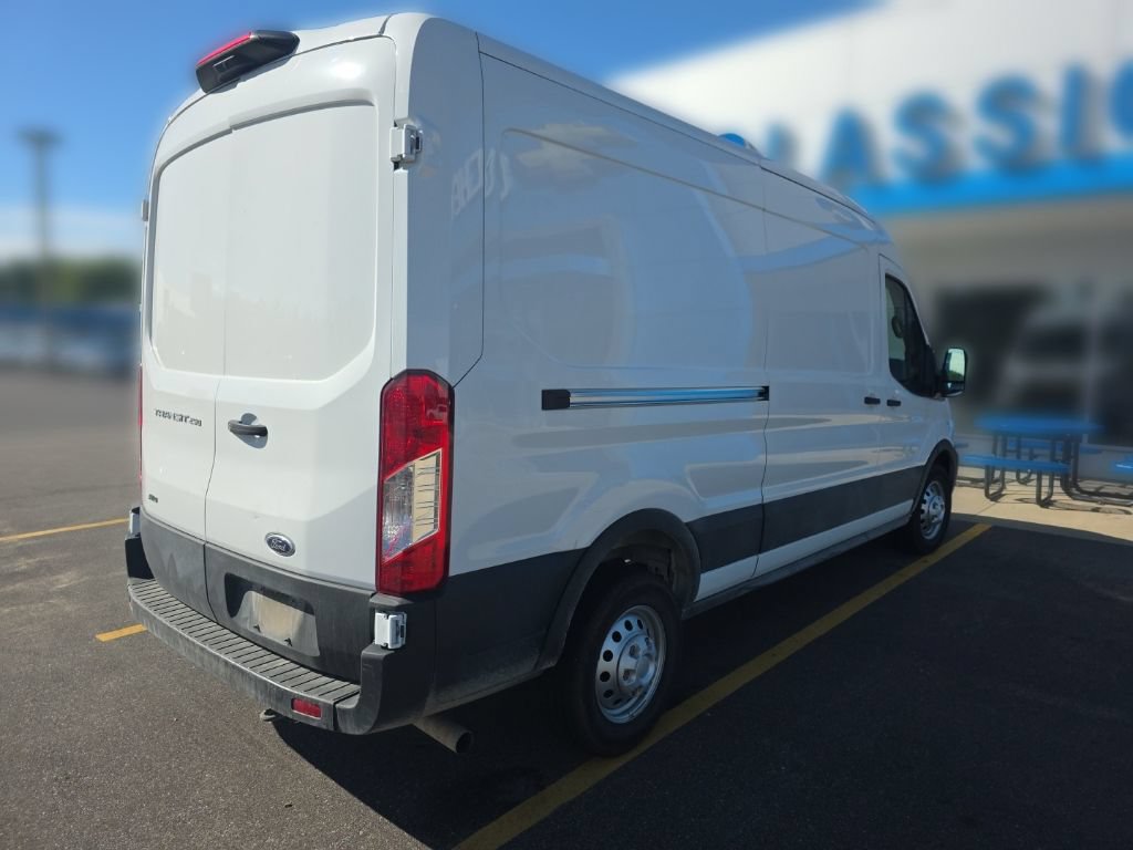 Used 2025 Ford Transit 250 148 Medium Roof Extended AWD image 4