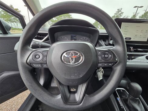 Used 2023 Toyota Corolla LE image 10