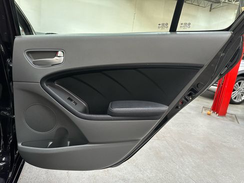 Used 2017 Kia Forte LX image 10