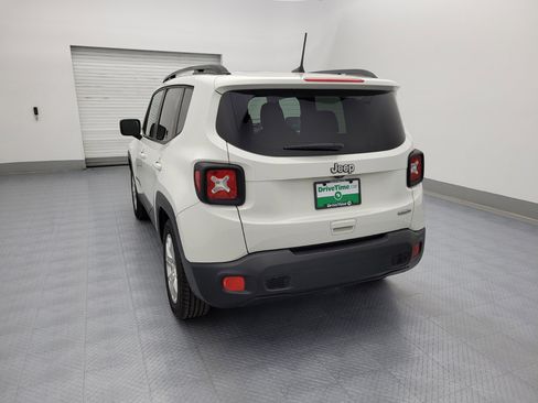Used 2018 Jeep Renegade Latitude w/ Popular Equipment Group FWD image 6