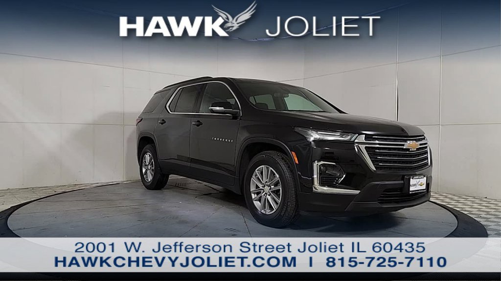 Used 2023 Chevrolet Traverse LT FWD image 2