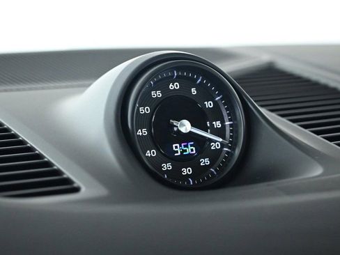 Certified 2025 Porsche Cayenne E-Hybrid Coupe image 23