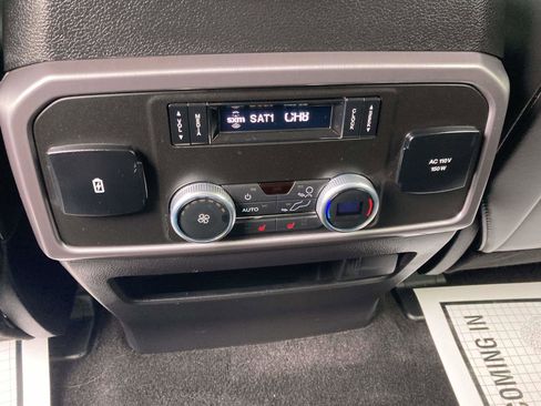 Used 2021 Ford Expedition Platinum image 19
