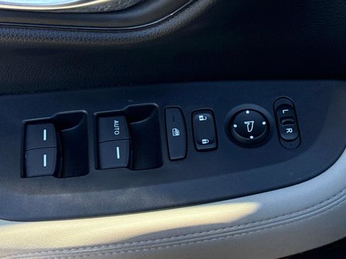 Certified 2023 Honda HR-V LX image 17