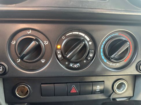Used 2010 Jeep Wrangler Unlimited Sport AWD/4WD image 22