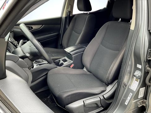 Used 2018 Nissan Rogue Sport S image 24