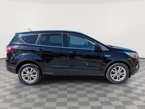 Used 2017 Ford Escape SE FWD image 6